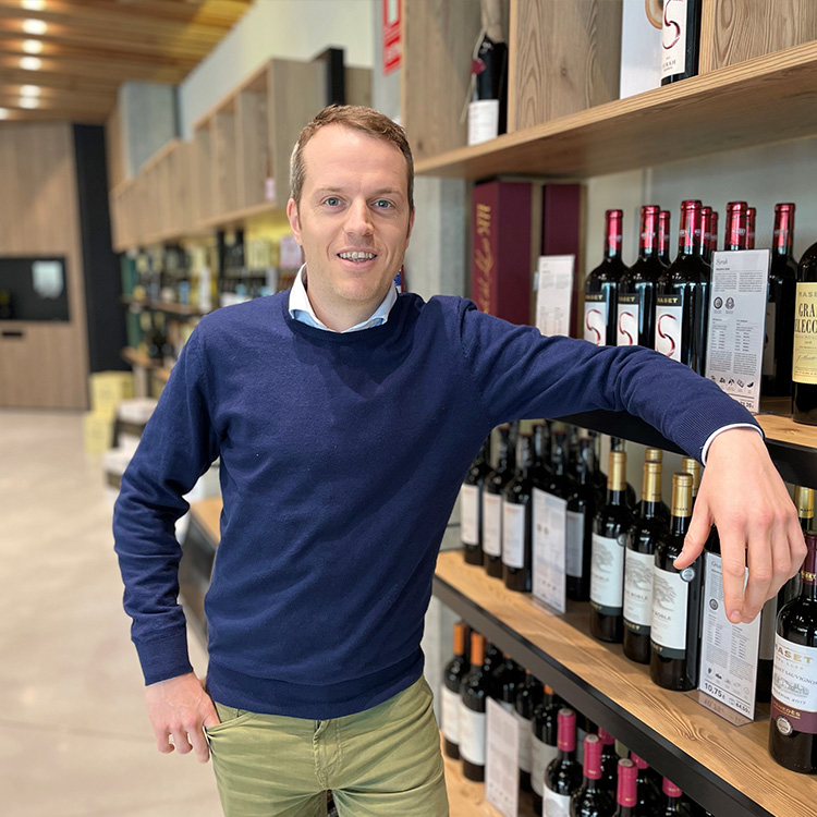 Jaume Fabregat, export manager de Bodegas Maset en el mercado asiático y africano Jaume Fabregat, export manager de Bodegas Maset en el mercado asiático y africano